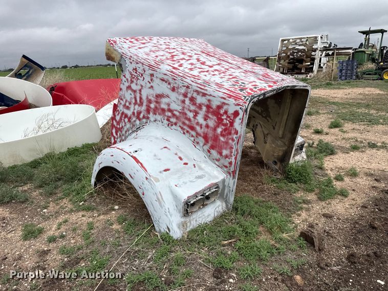 image for item FB6811 Semi truck hood