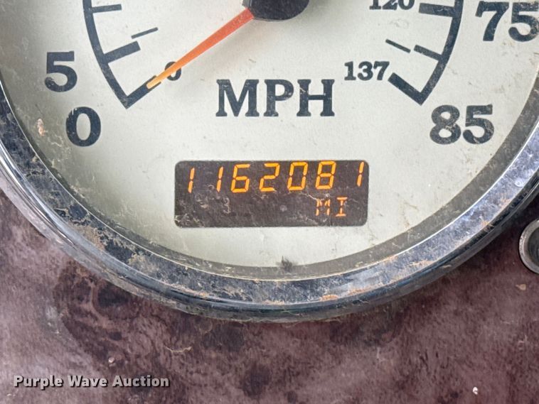 image for item FB6817 2005 International 9400i semi truck