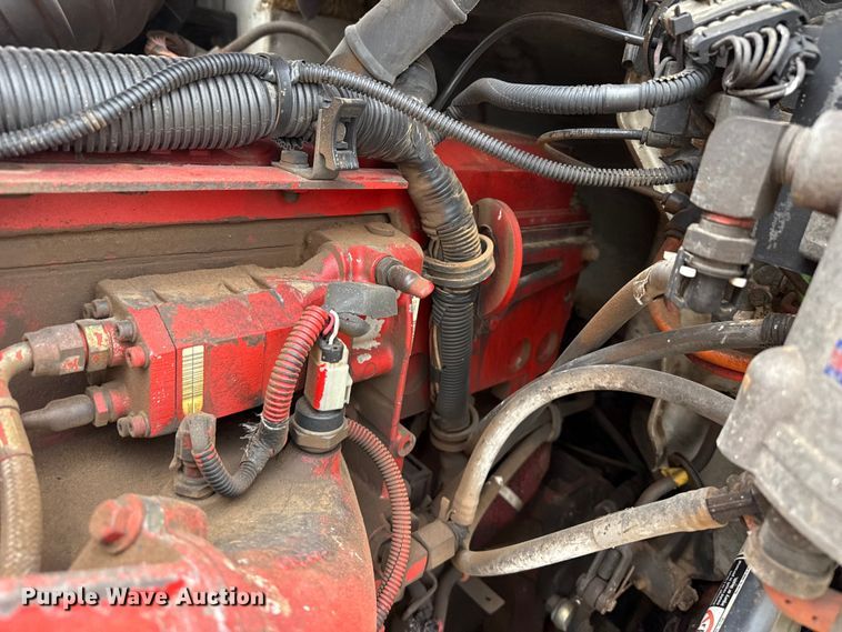 image for item FB6817 2005 International 9400i semi truck