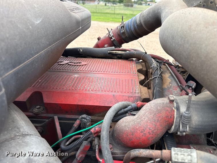 image for item FB6817 2005 International 9400i semi truck