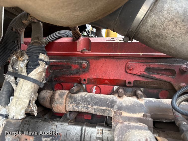 image for item FB6817 2005 International 9400i semi truck
