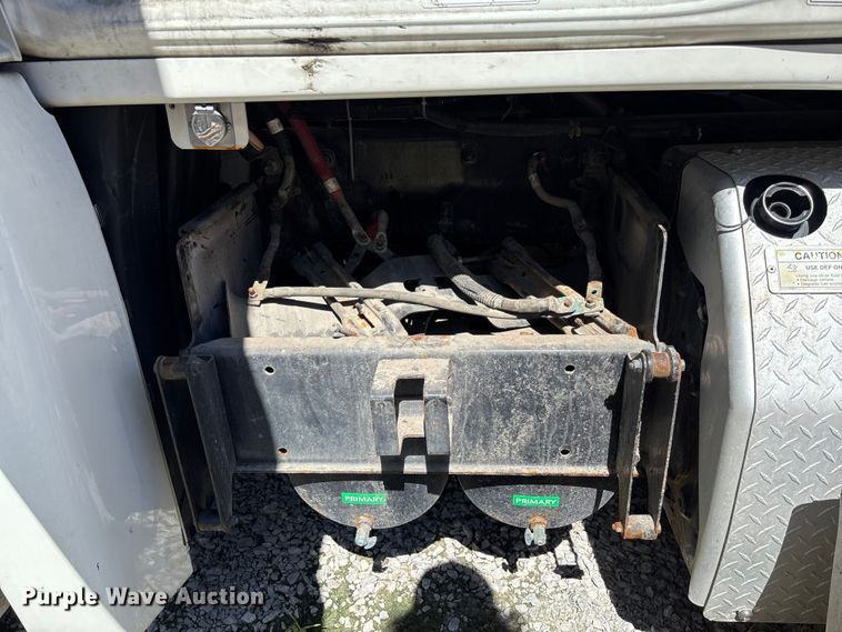 image for item FC1657 2018 Freightliner Cascadia 125 semi truck