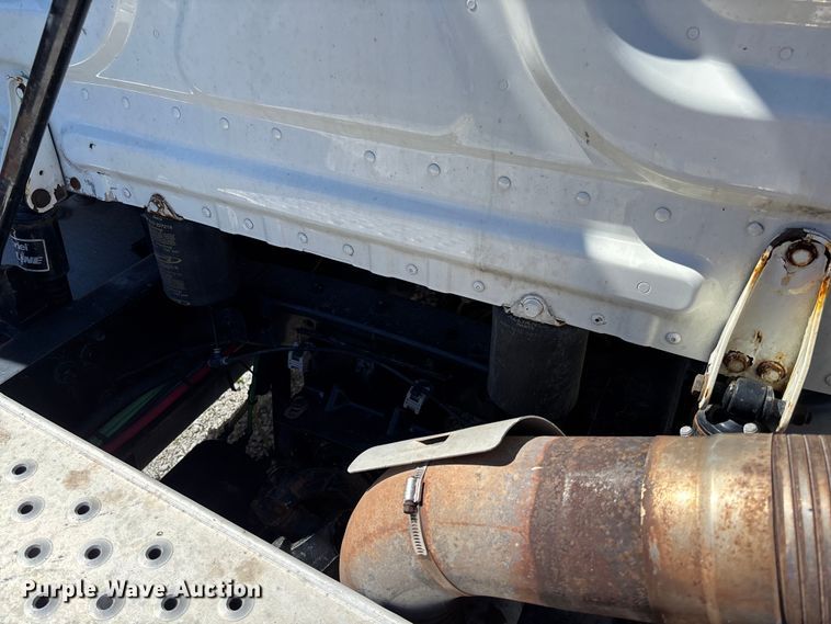image for item FC1657 2018 Freightliner Cascadia 125 semi truck