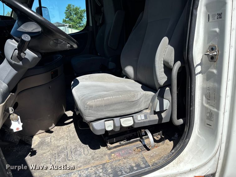 image for item FC1657 2018 Freightliner Cascadia 125 semi truck