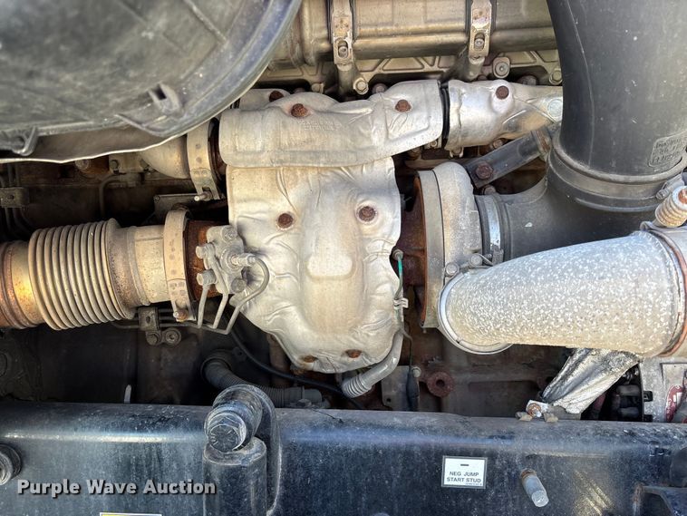 image for item FC1657 2018 Freightliner Cascadia 125 semi truck