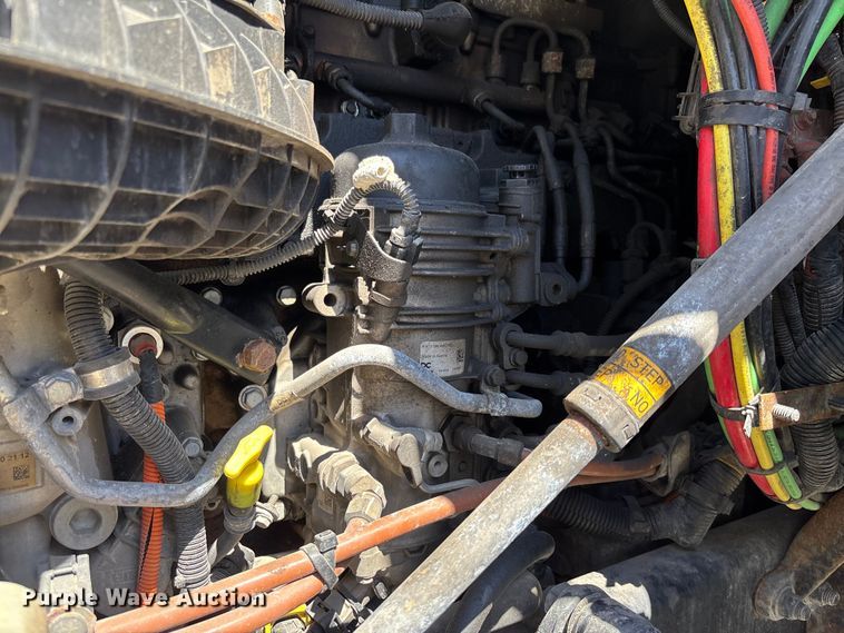 image for item FC1657 2018 Freightliner Cascadia 125 semi truck