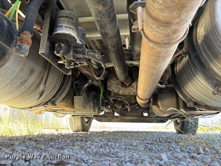 image for item FC1657 2018 Freightliner Cascadia 125 semi truck