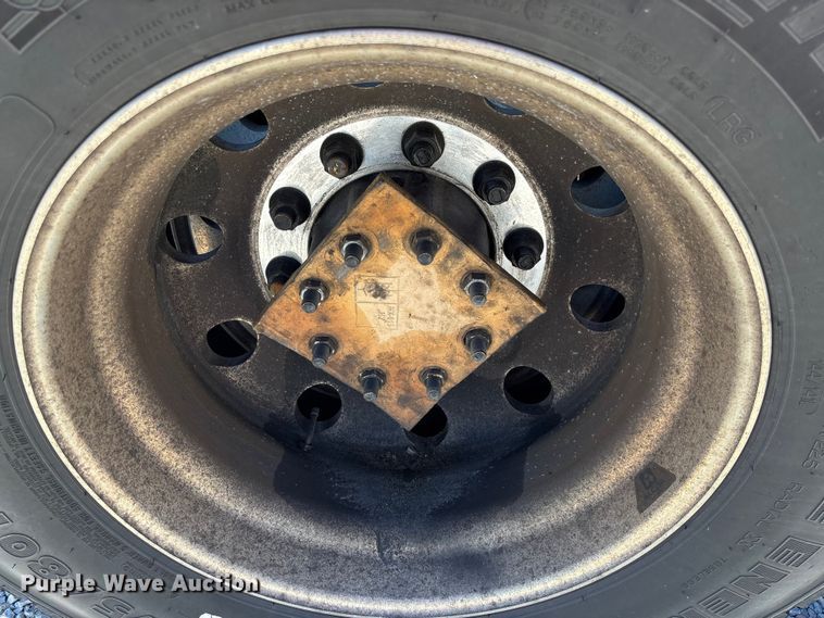 image for item FC1657 2018 Freightliner Cascadia 125 semi truck