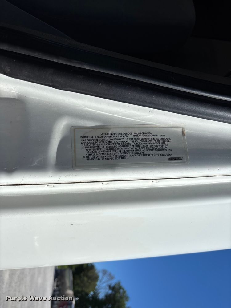 image for item FC1657 2018 Freightliner Cascadia 125 semi truck