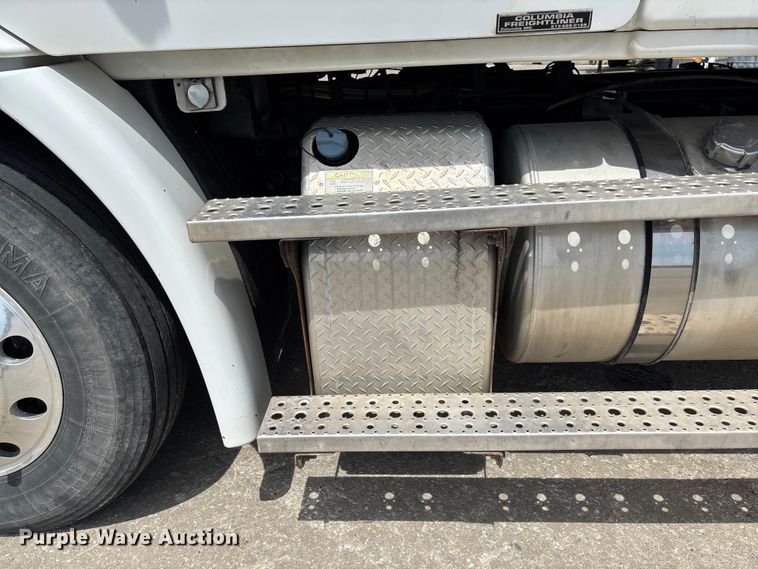 image for item FC1692 2016 Freightliner Cascadia 125 semi truck