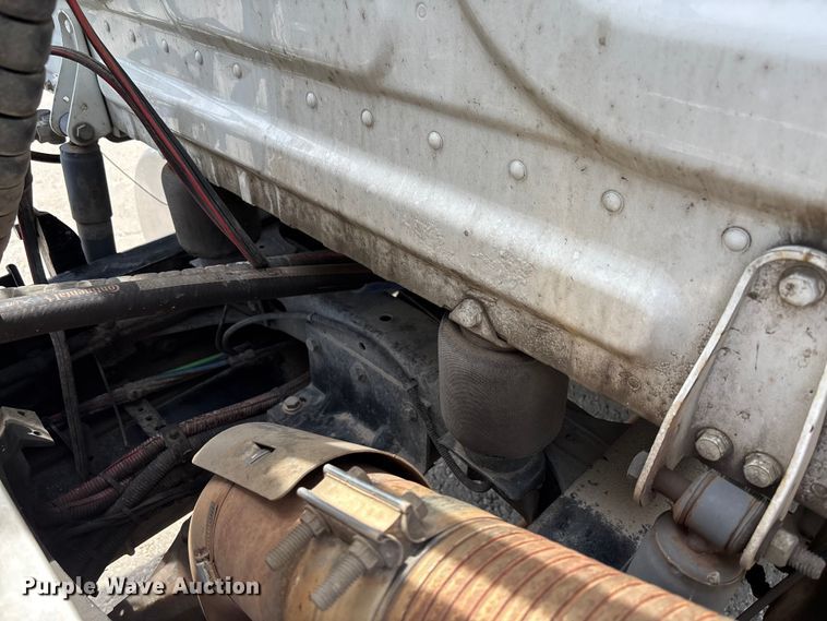 image for item FC1692 2016 Freightliner Cascadia 125 semi truck