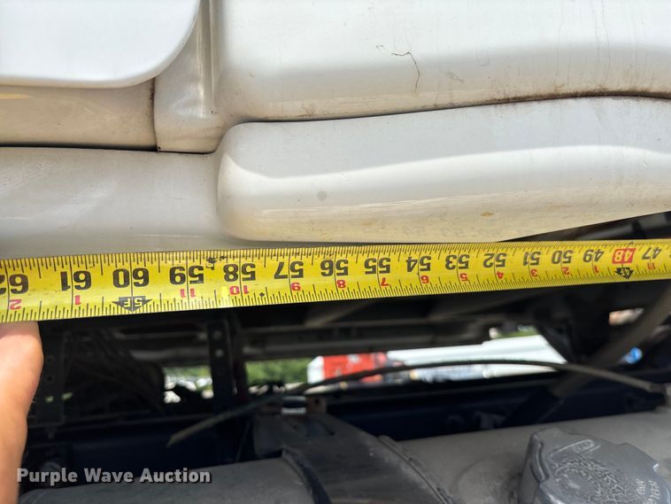 image for item FC1692 2016 Freightliner Cascadia 125 semi truck