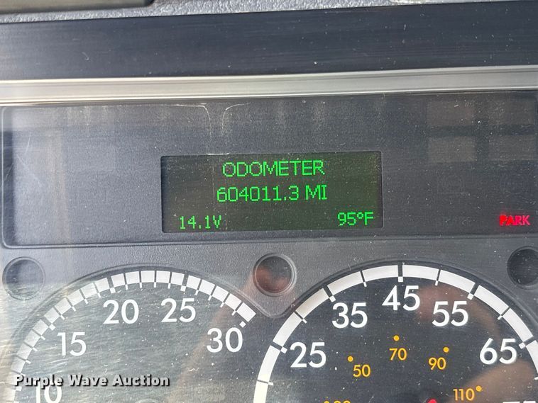 image for item FC1692 2016 Freightliner Cascadia 125 semi truck