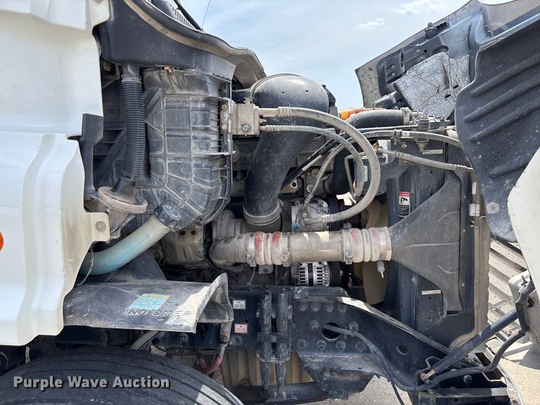 image for item FC1692 2016 Freightliner Cascadia 125 semi truck