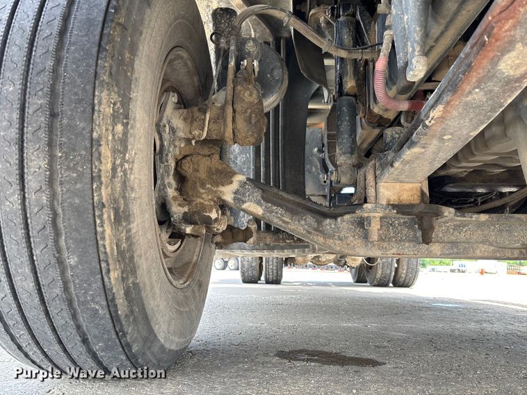 image for item FC1692 2016 Freightliner Cascadia 125 semi truck