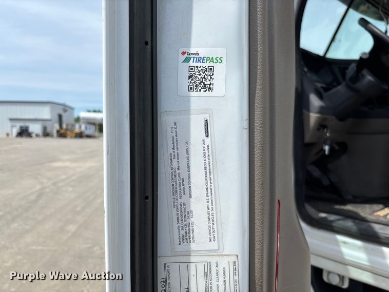 image for item FC1692 2016 Freightliner Cascadia 125 semi truck