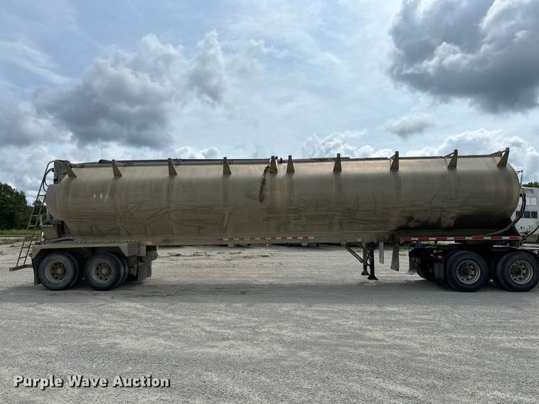 image for item FC1727 2018 Pacer AT35LW feed delivery trailer