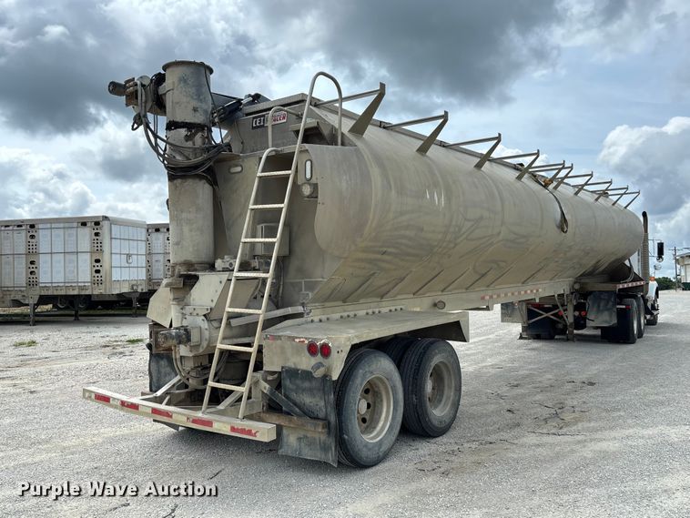 image for item FC1727 2018 Pacer AT35LW feed delivery trailer
