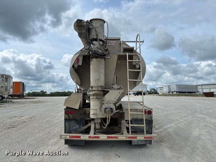 image for item FC1727 2018 Pacer AT35LW feed delivery trailer