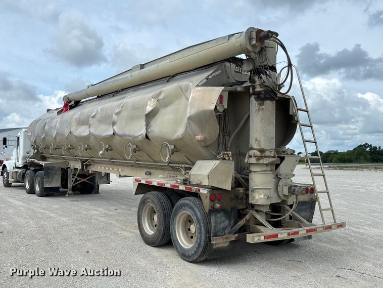image for item FC1727 2018 Pacer AT35LW feed delivery trailer