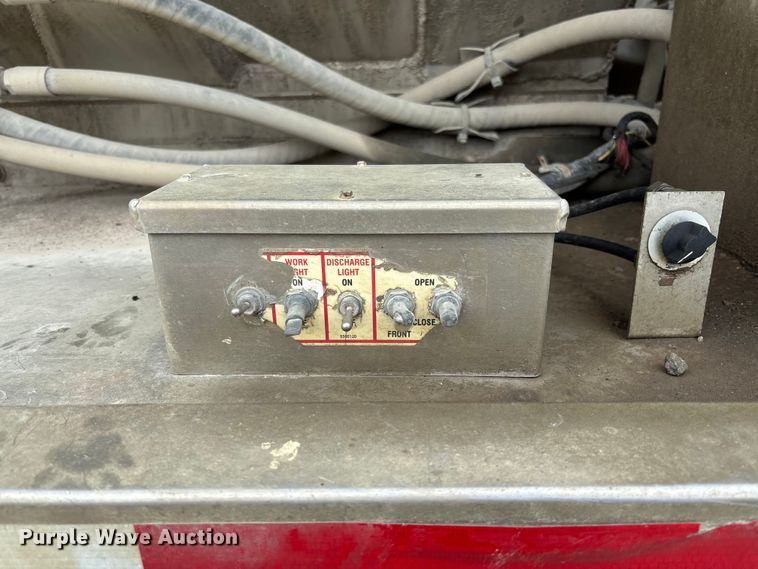 image for item FC1727 2018 Pacer AT35LW feed delivery trailer