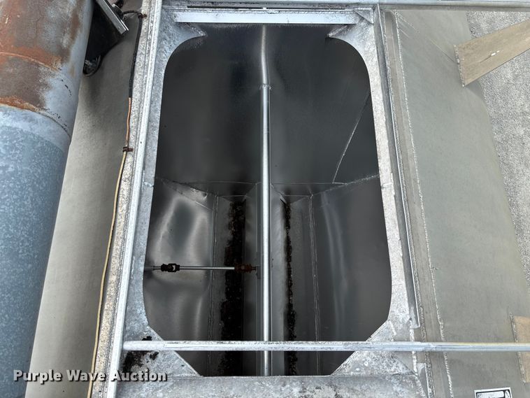 image for item FC1727 2018 Pacer AT35LW feed delivery trailer