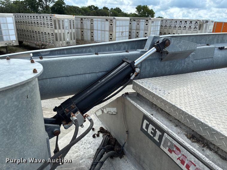 image for item FC1727 2018 Pacer AT35LW feed delivery trailer