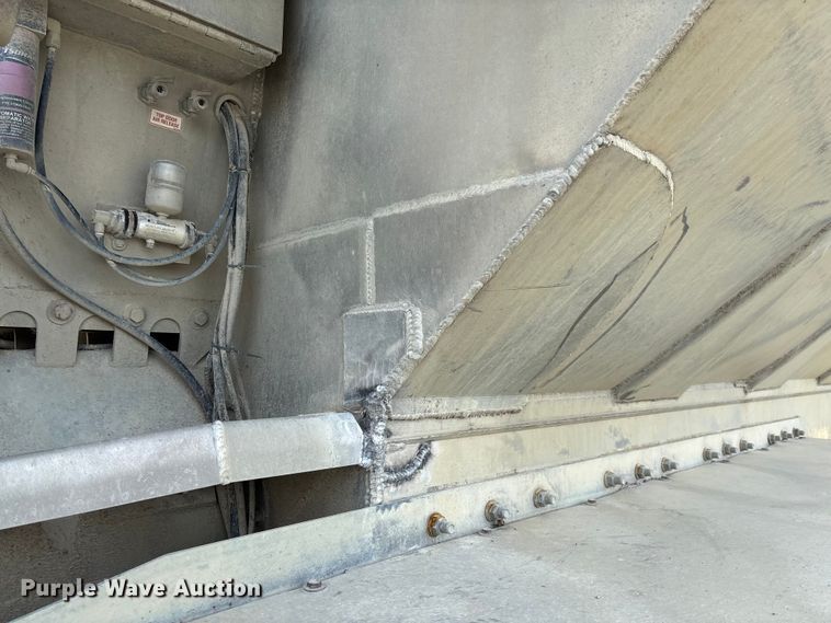 image for item FC1727 2018 Pacer AT35LW feed delivery trailer