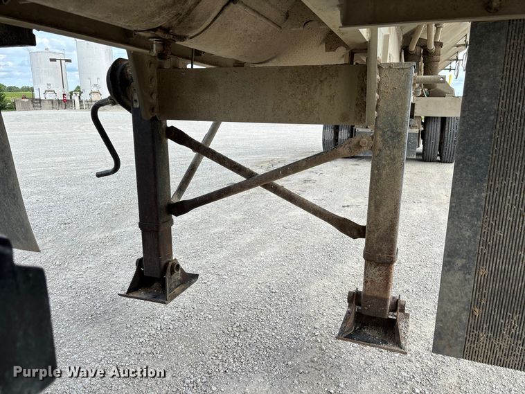 image for item FC1727 2018 Pacer AT35LW feed delivery trailer