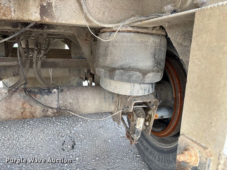 image for item FC1727 2018 Pacer AT35LW feed delivery trailer