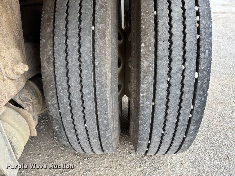 image for item FC1727 2018 Pacer AT35LW feed delivery trailer