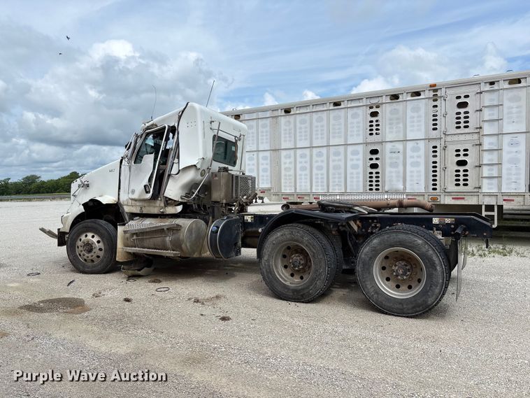 image for item FC1728 2020 Kenworth T800 semi truck