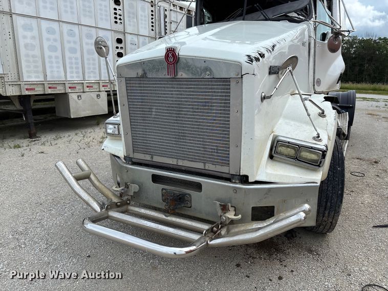 image for item FC1728 2020 Kenworth T800 semi truck