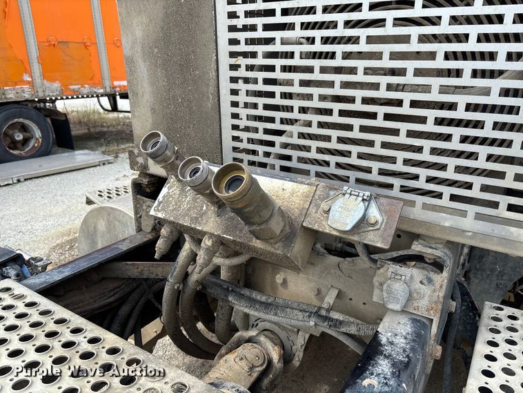 image for item FC1728 2020 Kenworth T800 semi truck