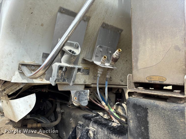 image for item FC1728 2020 Kenworth T800 semi truck