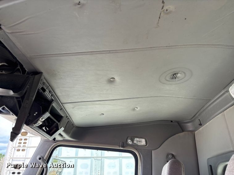 image for item FC1728 2020 Kenworth T800 semi truck
