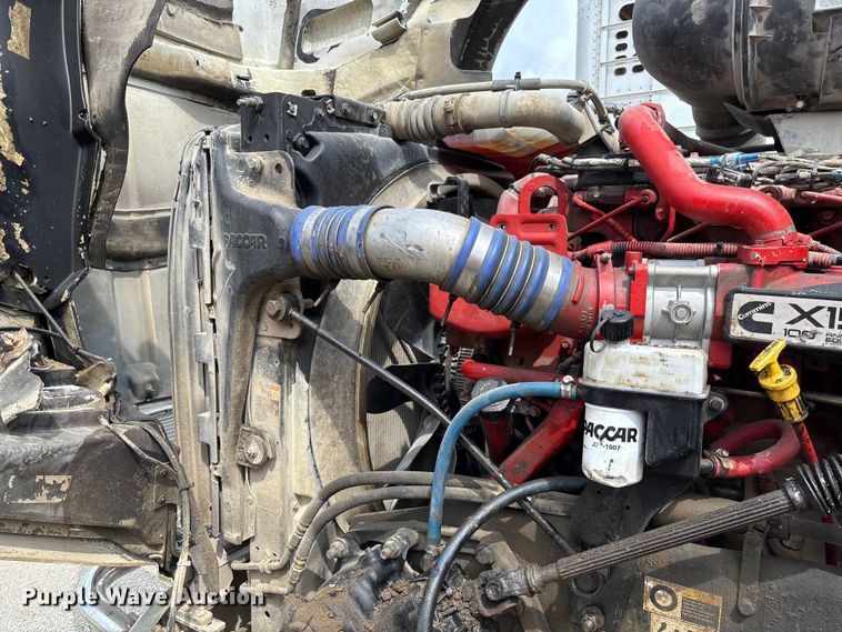 image for item FC1728 2020 Kenworth T800 semi truck