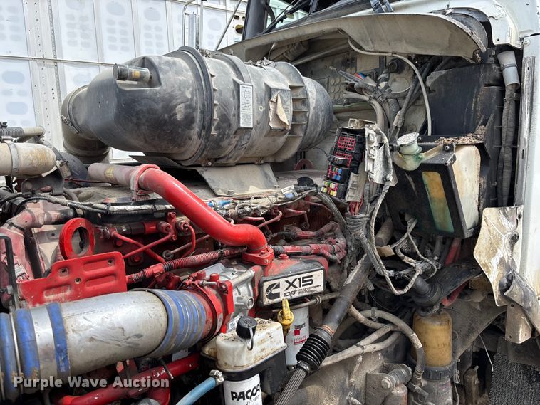 image for item FC1728 2020 Kenworth T800 semi truck