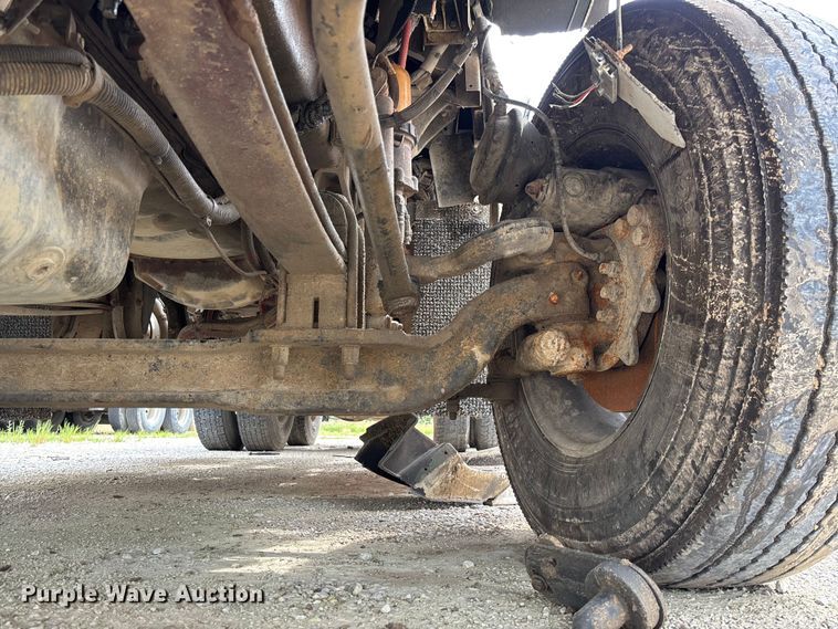 image for item FC1728 2020 Kenworth T800 semi truck