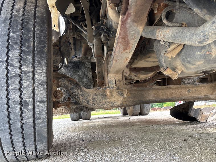 image for item FC1728 2020 Kenworth T800 semi truck