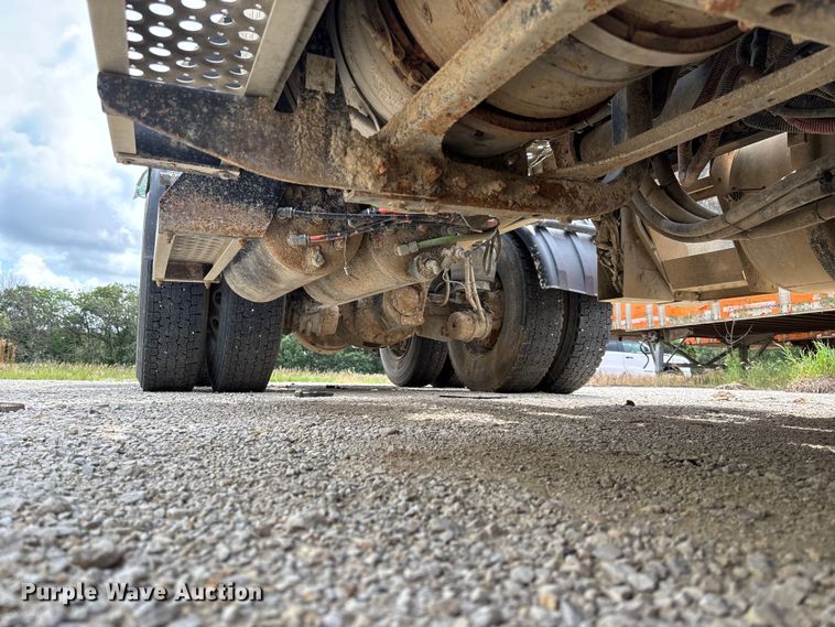 image for item FC1728 2020 Kenworth T800 semi truck