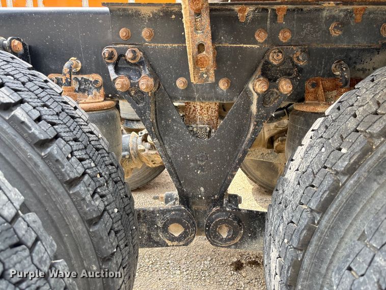 image for item FC1728 2020 Kenworth T800 semi truck