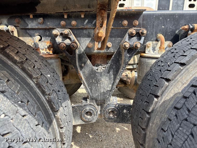image for item FC1728 2020 Kenworth T800 semi truck