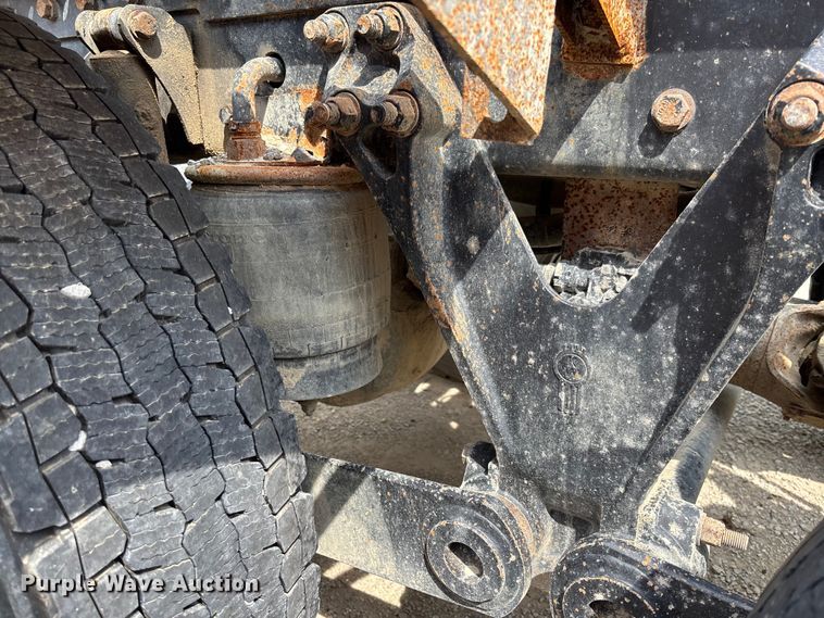 image for item FC1728 2020 Kenworth T800 semi truck