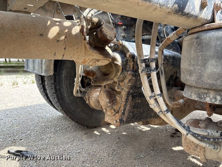 image for item FC1728 2020 Kenworth T800 semi truck