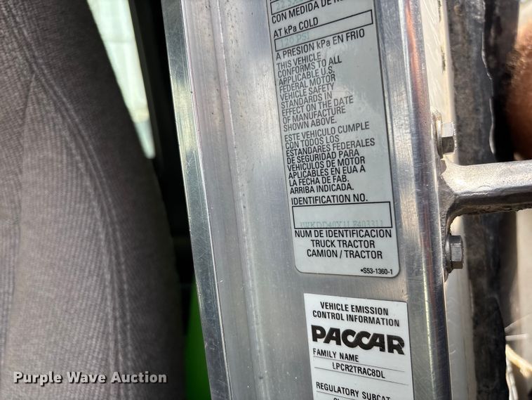 image for item FC1728 2020 Kenworth T800 semi truck