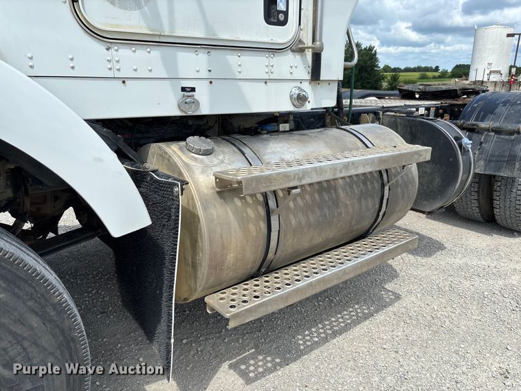 image for item FC1729 2020 Kenworth T800 semi truck