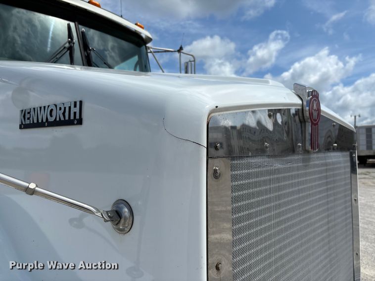 image for item FC1729 2020 Kenworth T800 semi truck