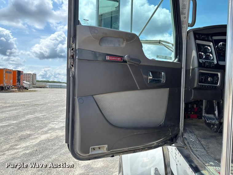 image for item FC1729 2020 Kenworth T800 semi truck