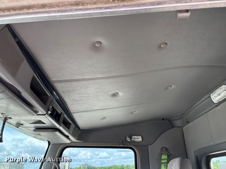 image for item FC1729 2020 Kenworth T800 semi truck